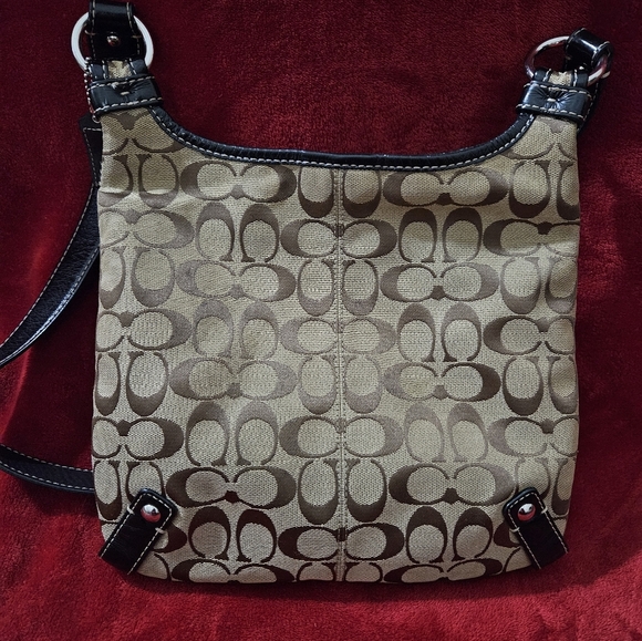 Coach Vintage Chelsea Medium Signature Brown and Tan Canvas Shoulder/Crossbody - Picture 3 of 13